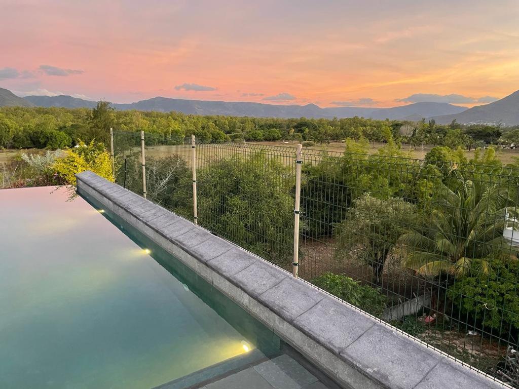 373 Wolmar Cosy And Modern Apartment- 200 Metres From The Beach And Supermarkets And Just Next To Domaine De Wolmar With Views Of Deers And Green Natural Park Flic-en-Flacq Zewnętrze zdjęcie